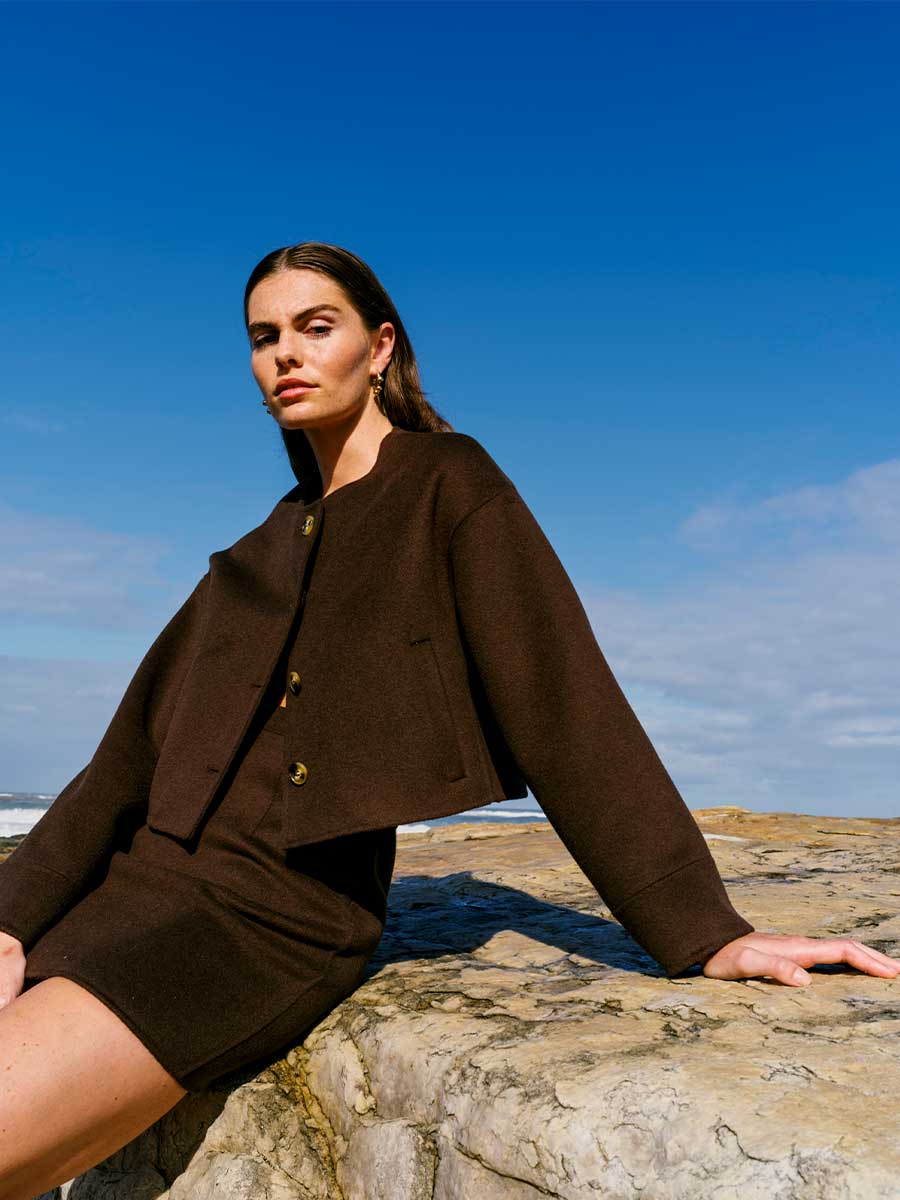 Wolljacke in Dunkelbraun von REYER