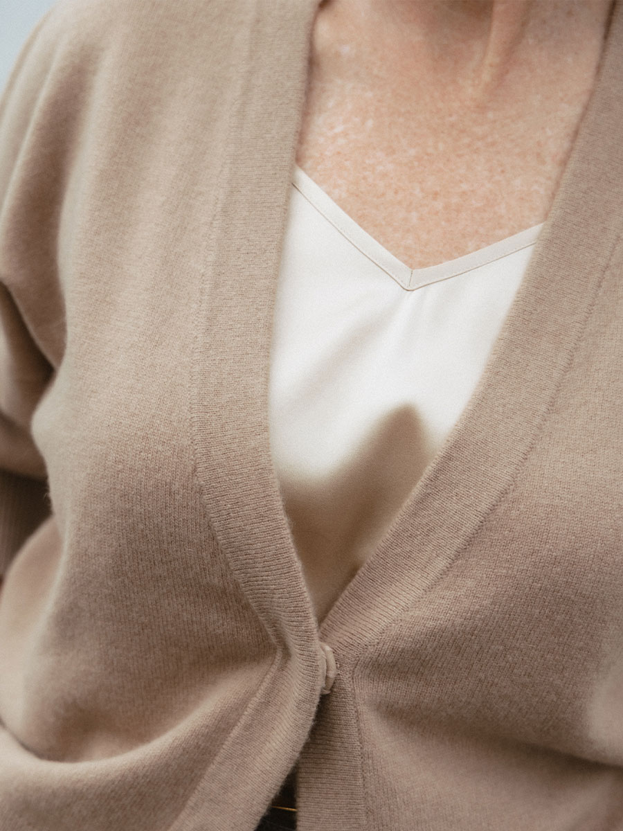 Seidentop in Beige von The Mercer N.Y.