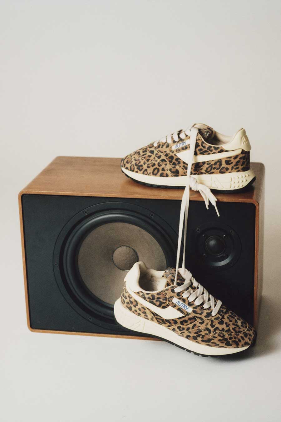 Sneakers Topic