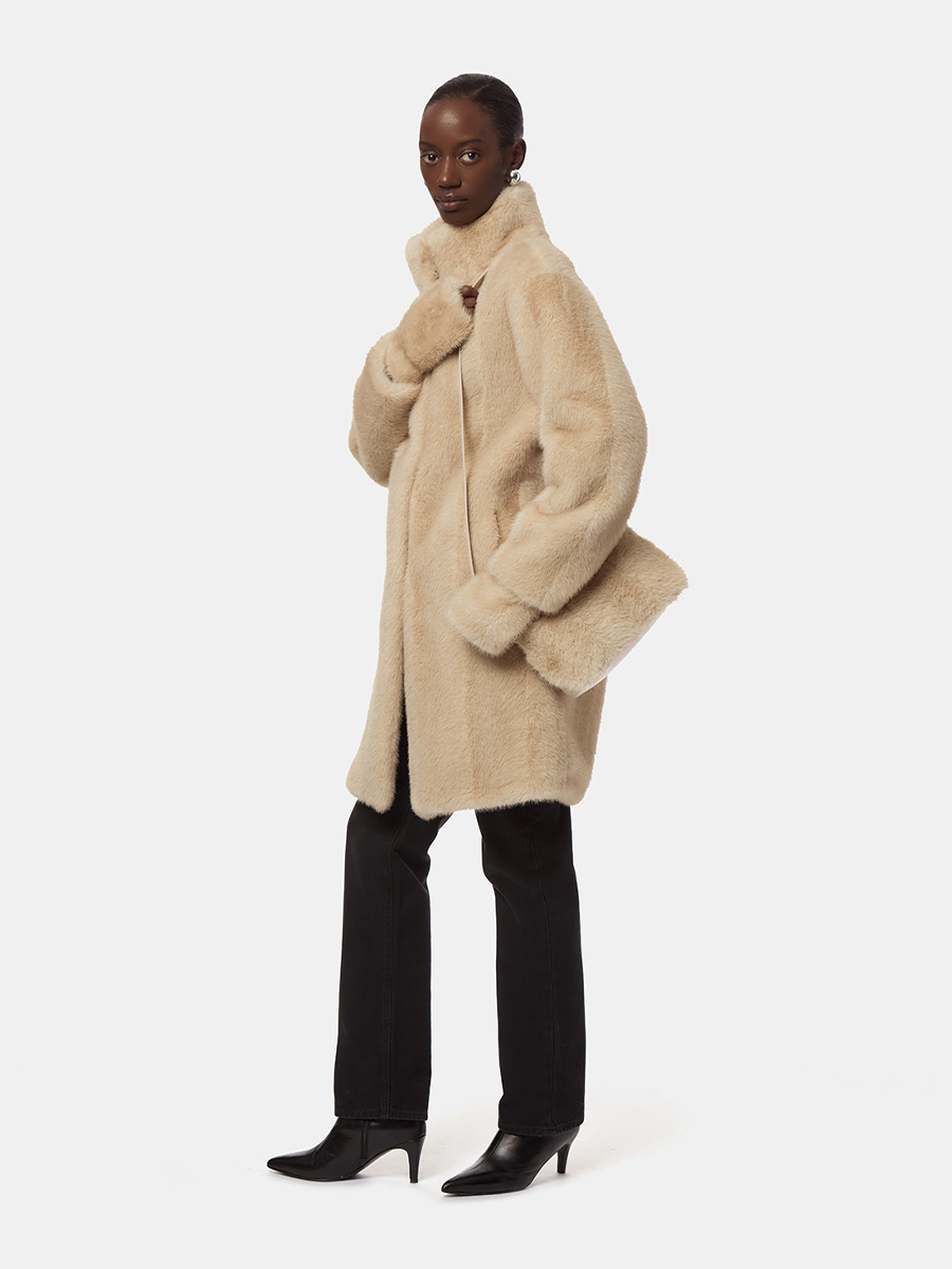 Faux Fur Mantel BLAIR von APPARIS Faux Fur Mantel BLAIR von APPARIS