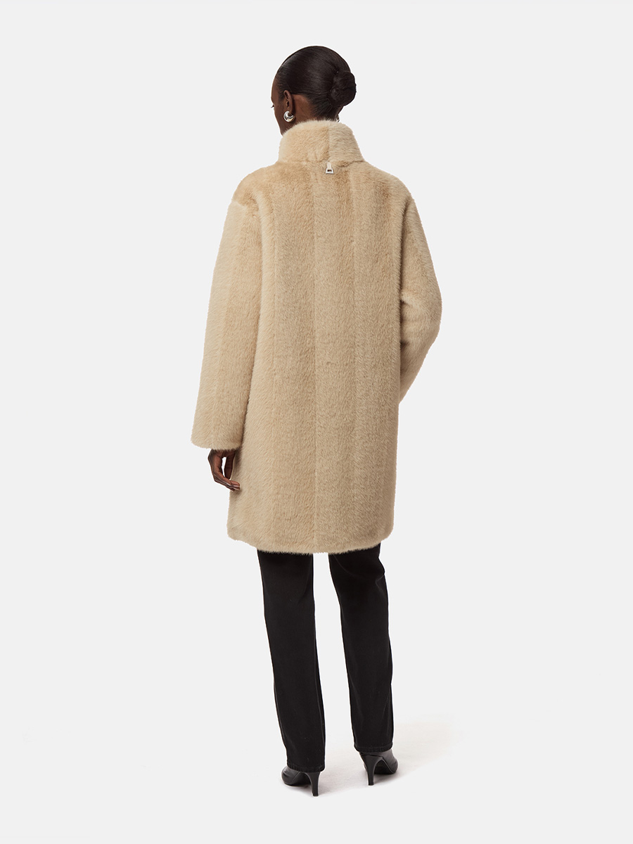 Faux Fur Mantel BLAIR von APPARIS Faux Fur Mantel BLAIR von APPARIS