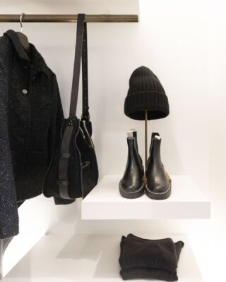 All black. 🖤 #storeview  #fashion #trendpieces #designer #reyerlooks