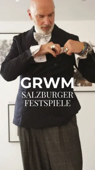 GRWM - Festspiel Edition mit Hannes 🎭

So stylen Sie sich für die Festspiele: Hannes zeigt einen eleganten, modernen Look mit Statement-Charakter - Karo-Anzughose, klassisches Hemd, Fliege und das Must-have der Saison: das Doppelreiher-Sakko, das sein großes Comeback feiert. 👀

Ein Look zwischen Tradition und Trend - stilvoll, individuell und perfekt abgestimmt. Exklusiv erhältlich im Store in Hallein. 🖤

👉🏻Welcher Teil des Outfits gefällt Ihnen am besten? Schreiben Sie es in die Kommentare! 💬

#reyerlooks #grwm #festspiele #salzburgerfestspiele #salzburg #salzburgerfestspiele2025 #mensfashion #doppelreiher #modernclassic #fashioninspiration #getreadywithme #mensweartrends #mensfasion #reels #reelsi̇nstagram #trending #trendingreels #ichkauflokal #anzug