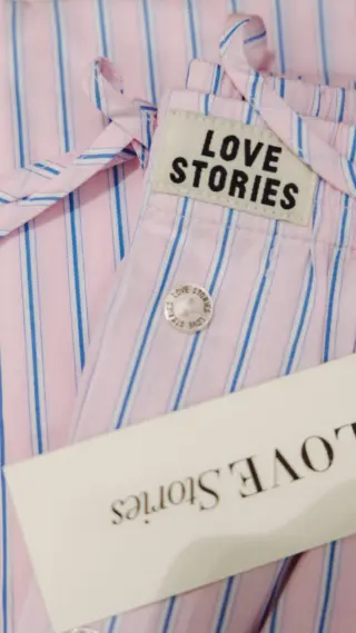 New In! 💌 Unsere neuen @lovestoriesintimates Pyjamas sind nicht nur traumhaft schön und edel, sondern auch unfassbar bequem. ✨

Perfekt für entspannte Stunden zuhause - oder für alle, die Pyjama Dressing lieben: Denn wer sagt, dass man diese Pieces nicht auch im Alltag tragen kann?

Wie wäre es mit einem Styling-Video dazu? Möchten Sie sehen, wie wir die neuen Pyjamas alltagstauglich
kombinieren? 👀💭

Schreiben Sie uns gern in die Kommentare!

#reyerlooks #newarrivals #pyjama #lingerie #lovestoriesintimates #pyjamadressing #lovestories #reels #reelsi̇nstagram #trending #trendingreels