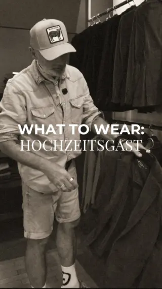 Hochzeitseinladung bekommen? Hannes weiß, wie man als Gast Eindruck macht: klassisch - aber mit Twist. 😉Sein Tipp: Anzughose, Krawatte und als Eyecatcher ein Samt-Sakko. Edel, besonders und alles andere als langweilig.

Wie setzen Sie bei festlichen Outfits ein Statement? Wir freuen uns auf Ihre Ideen! 💬👇🏼

#reyerlooks #weddingguest #weddingguestoutfit #hochzeitsgast #whattowear #ootd #fallstyles #fallfashion #herbstmode #reels #reelsi̇nstagram #trending #trendingreels #ichkauflokal #herrenmode #herrenstyle #menstyle #fashionformen