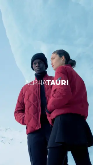 Neue Saison, neue Silhouetten. ✨

Die @alphatauri Fall/Winter 2025 Kollektion ist da - urban, funktional, zeitlos. Obsidian Black, Dark Berry, Camel & Deep Navy: starke Farben für Damen & Herren.

Jetzt im Store & Online. Welcher Farbton ist Ihr Favorit? 👀💬👇🏼

#reyerlooks #alphatauri #alphataurifashion #fallwinter #fallwintercollection #newcollection #newarrivals #newin #fallstyle #fallfashion #ichkauflokal #reels #reelsi̇nstagram #trendingreels #trending #urbanstyle #functionalfashion #menswear #womenswear