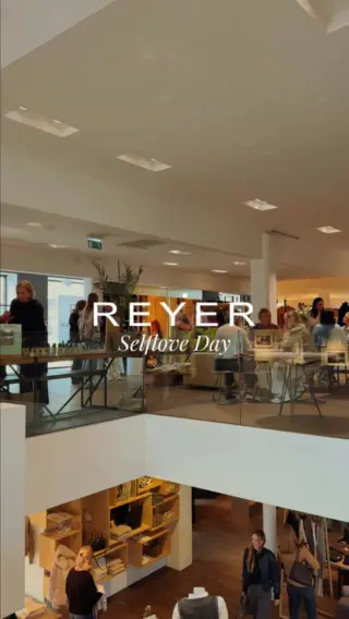 ✨ Wir können immer noch nicht aufhören, an unseren REYER Selflove Day am 8.11. zu denken! 💖 Ein Tag voller guter Gespräche, inspirierender Brands und dem schönsten Pop-up Café - einfach perfekt für alle Fashion-Lover! ☕️👗💫

Jeder Moment war ein kleiner Reminder: Selbstliebe und Style gehören zusammen. 💕Von Lächeln bis Lieblingsoutfit - unsere Community hat den Tag unvergesslich gemacht! 🫶🏻

Und ihr? 💭 Wollt ihr mehr REYER Selflove Days erleben und gemeinsam diese besonderen Fashion-Momente feiern? 👀✨ Schreibt uns eure Meinung - wir können es kaum erwarten, von euch zu hören! 💌

#reyerlooks
