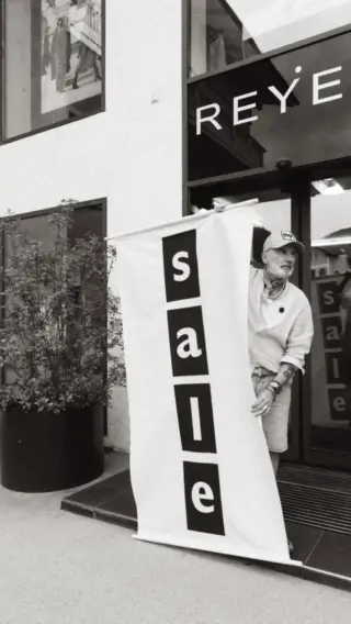 SALE SEASON IS ON ✨

Ab dem 11.6. im Store.
Ab dem 15.6. online. 

Die schönsten Pieces der Saison, ausgewählte Designer-Favoriten und zeitlose Klassiker - jetzt bis zu -50% reduziert. 

Entdecken Sie besondere Mode, die bleibt - zu Preisen, die nur für kurze Zeit verfügbar sind. 

Welches Label möchten Sie im Sale shoppen? Verraten Sie es uns in den Kommentaren? 👇🏼

#reyerlooks #designersale #saleseason #summersale #sommersale