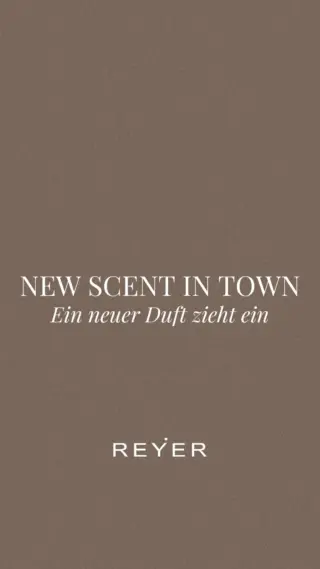NEW IN: MOLECULE 01 + CHAMPACA.✨

Hannes stellt unseren neuesten Neuzugang in der @escentric_molecules Family vor. Ein Duft, der die samtig-warme Holzigkeit von Iso E Super mit der facettenreichen, floralen Note von Champaca verbindet. 🌿

Holzig, floral, aromatisch - mit einer eleganten, leuchtenden Duftspur, die sich ganz individuell auf der Haut entfaltet. 

Jetzt neu und exklusiv im Store in Hallein erhältlich.🤍

📍 REYER Store, Hallein

#reyerlooks #escentricmolecules #molecule01 #fragrance